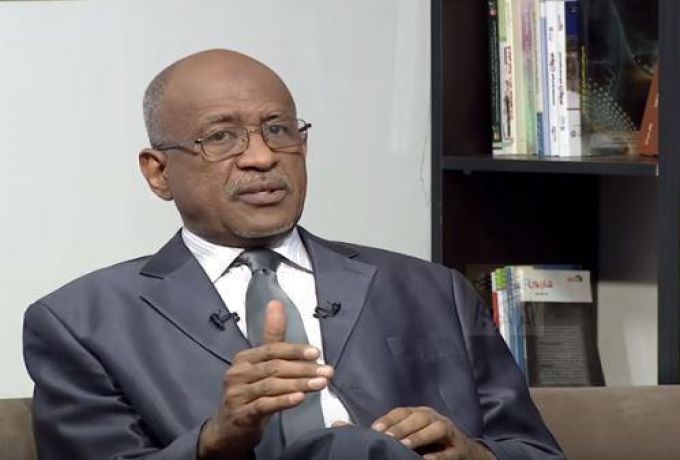وزير مستقيل : العقل السوداني بحاجة الي "مسح وفرمطة"
