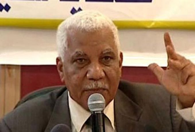 وزير الداخلية : لا نمنح الجنسية السودانية لكل من هب ودب