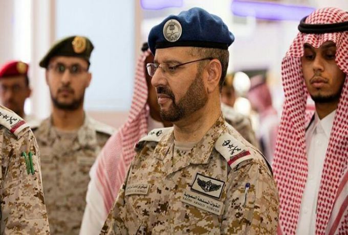 مسؤول عسكري سعودي كبير يصل الخرطوم للقاء البشير