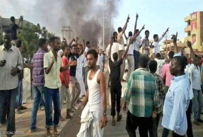 السودان.. تجمع المهنيين يحشد لمسيرتين نحو القصر والبرلمان