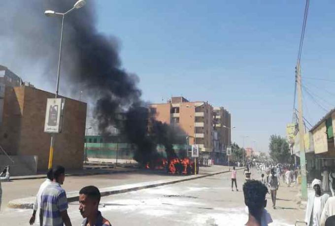 رويترز : قوات الأمن السودانية استخدمت الذخيرة الحية في تظاهرات الجمعة