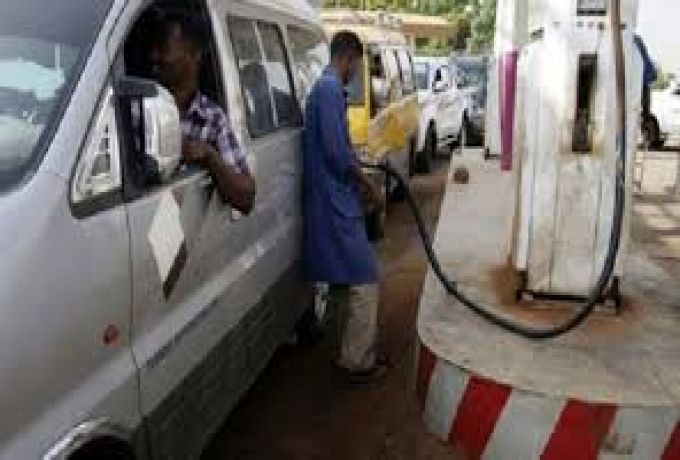 بوادر أزمة البنزين تظهر في محطات الوقود