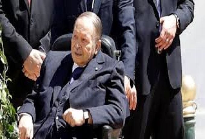 الرئيس الجزائري بوتفليقة يعلن استقالته رسمياً