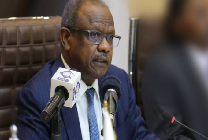 سفير السودان المُقال بواشنطن أوقف قيادياً ساند الثورة