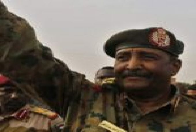 البرهان :بعض القادة العسكرييون فضوا الاعتصام