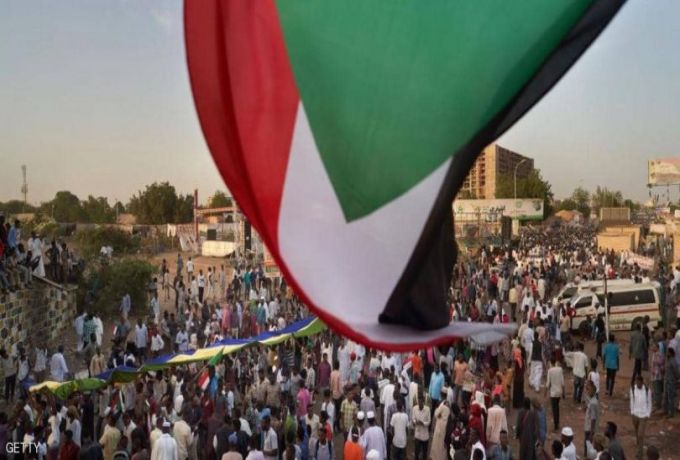السودان.. التهديدات والخطف لمنع إغلاق "إذاعات الإخوان"