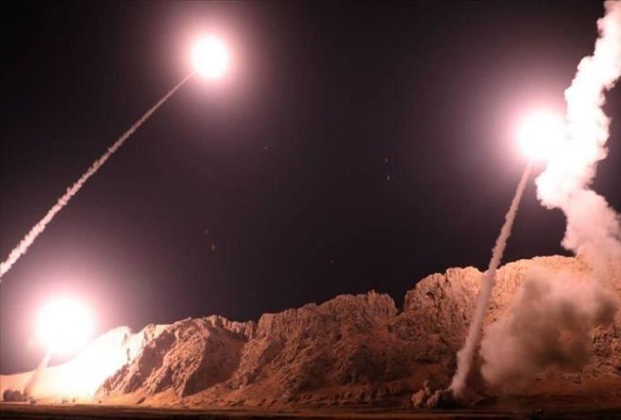 إيران تشن هجومًا صاروخيًا على قاعدة أمريكية بالعراق