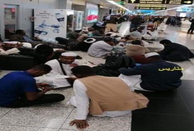 سودانيون يتعرضون للمهانة بمطار الشارقة