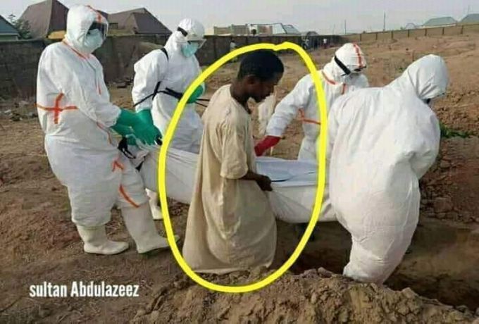 بالصورة..دفن متوفي بكورونا يثير غضب السودانيين