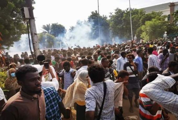 برنس الكرة السودانية هيثم مصطفى يهاجم حكومة الثورة ويصف وعودها بالتخدير