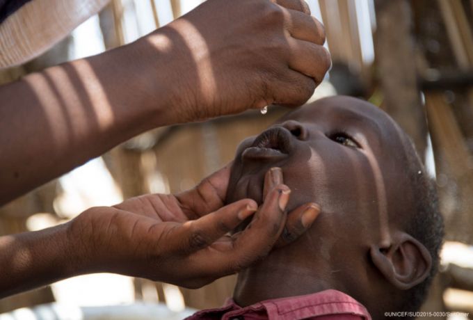 خبراء يحذرون من خطورة ظهور حالات لمرض شلل الأطفال في البلاد