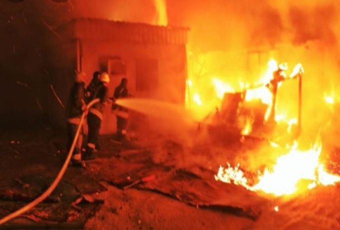 مجهول يتسبب في حرق 100 منزل بدار فور