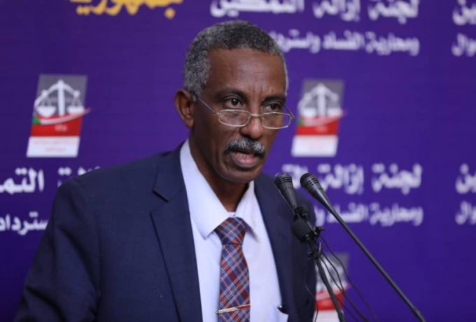 فصل أكثر من 800 موظف حكومي موالٍ للرئيس المعزول..السودان يسترد آلاف العقارات والشركات من أتباع البشير