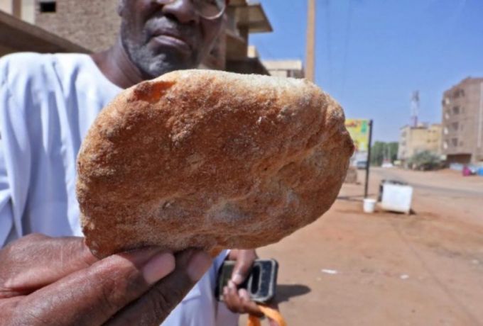 بشرى سارة حول ازمة الخبز في الخرطوم و استيراد البضائع من خارج البلاد