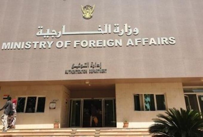 السودان .. سفارات بدون سفراء ودبلوماسيون لم يتلقوا مرتباتهم لعامين