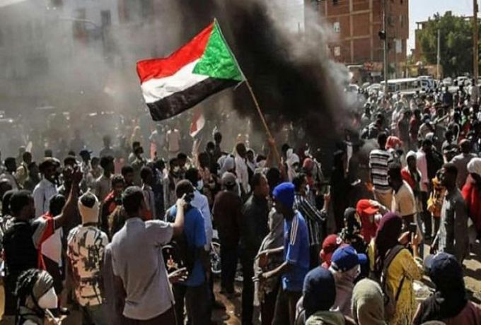 الشرطة السودانية تفرق متظاهري “مليونية 20 فبراير” بالخرطوم