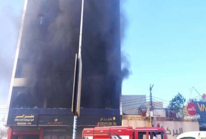حريق هائل في برج بالخرطوم بحري