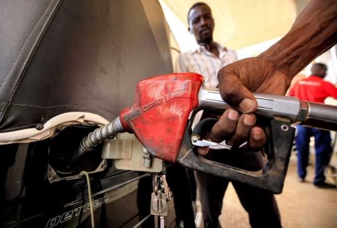 محطات الوقود بمدينة نيالا ترفض تنفيذ قرار وزارة الطاقة بتخفيض أسعار الوقود