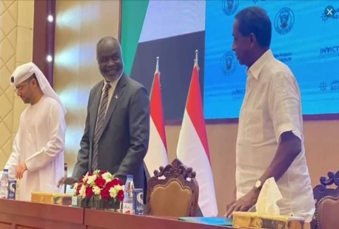السودان يوقع اتفاقًا مع تحالف إماراتي لتطوير ميناء سوداني