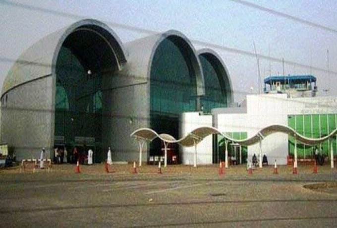 الكشف عن سبب القرارات الخاصة بمطار الخرطوم حول المودعين والمستقبلين